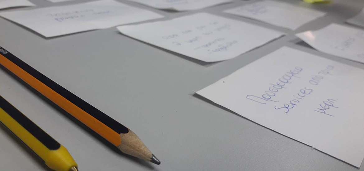 post-it-on-desk